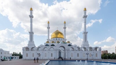 Токаев и Назарбаев поздравили казахстанцев с праздником Курбан айт