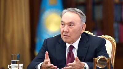 Вопрос об исключении статуса Елбасы из Конституции могут вынести на референдум