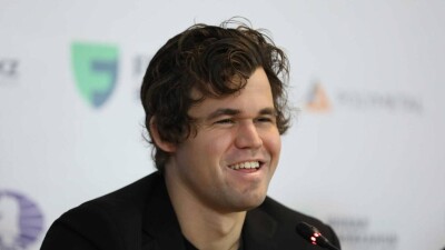 Чемпионат мира по шахматам в Алматы: Магнус Карлсен в лидерах после первого дня