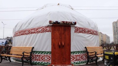 МИД России прокомментировал установку "юрты несокрушимости" в Буче