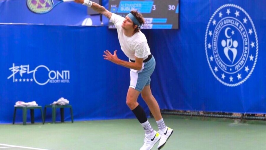 Казахстанский теннисист Александр Бублик победил первого сеянного турнира в Анталье Маттео Берреттини