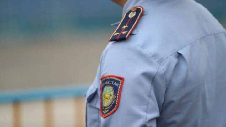 Работник СЭС в Шымкенте представлялся полицейским и занимался вымогательством