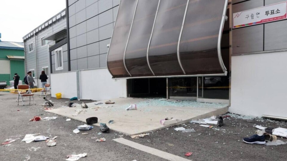 В Южной Корее грузовик въехал в толпу, три человека погибли
