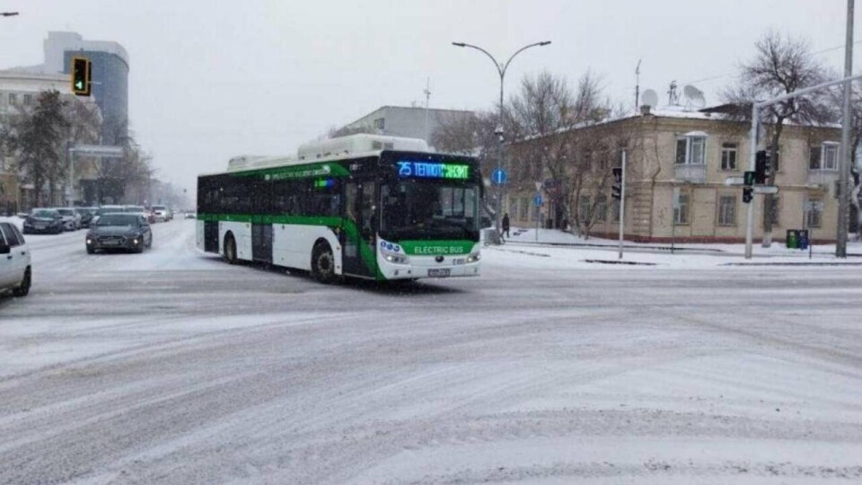 Автобусы задерживаются из-за бурана в Астане