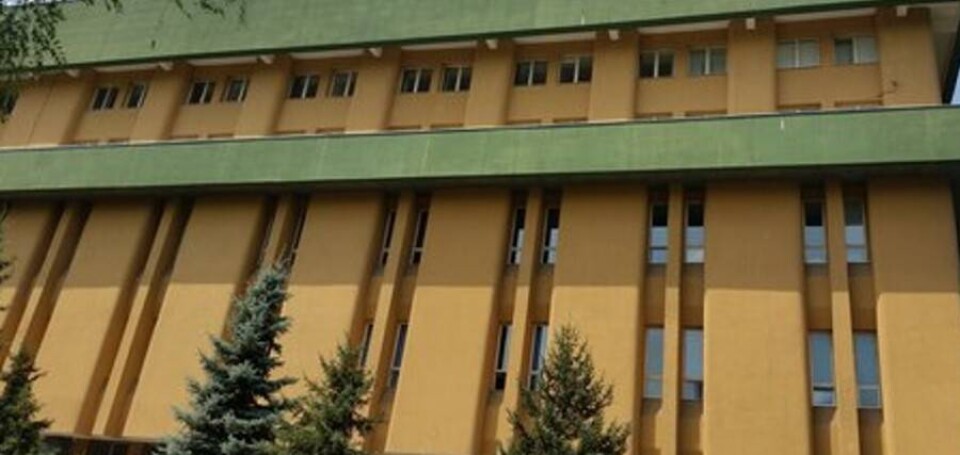 В Алматы ипотечники развернули палатки у здания АРРФР и требуют кредитной амнистии