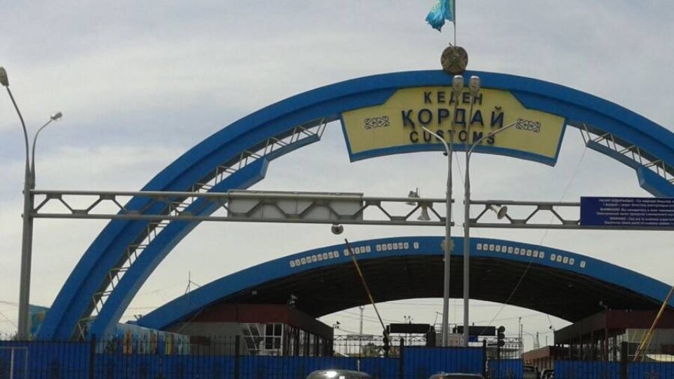 Премьер Кыргызстана призвал Казахстан пересмотреть торговую политику