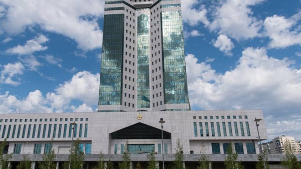 Какие министры сохранили места в правительстве?
