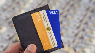 Банк картасының CVV кодын бөгде адамдарға неге айтуға болмайды?