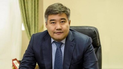 Дархан Қалетаев Украинадағы ахуал туралы: Есігіңді теуіп кіріп жатса, қандай сезімде болар едің?