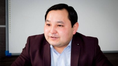 Экономист Мақсат Халық: Теңгенің нығаюы – уақытша құбылыс