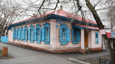Төле би бойындағы ескі үй: мұнда жерасты жолы мен құпия қазына жасырылғаны рас па?