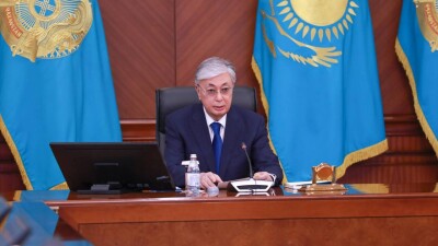 Тоқаев: Бастықтардың үнемі бүйрегі бұрып тұратын адамдарымен қоштасуына тура келеді