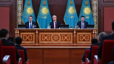 Тоқаев: "Табысты Қазақстанда тауып, шетелде шашу" әдетінен арылу керек