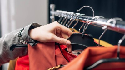 Қазақ әйелдері қалай киінуі қажет? Стилистпен сұхбат