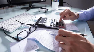 "Көлік салығы азаяды, шот бұғатталмайды". Жаңа салық кодексінен халық не күтеді