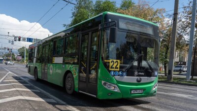 Жолақыны қымбаттату қоғамдық көлік мәселесін шеше ме? Сарапшы пікірі