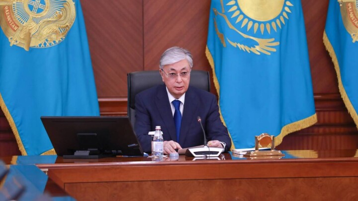 Тоқаев: Бастықтардың үнемі бүйрегі бұрып тұратын адамдарымен қоштасуына тура келеді