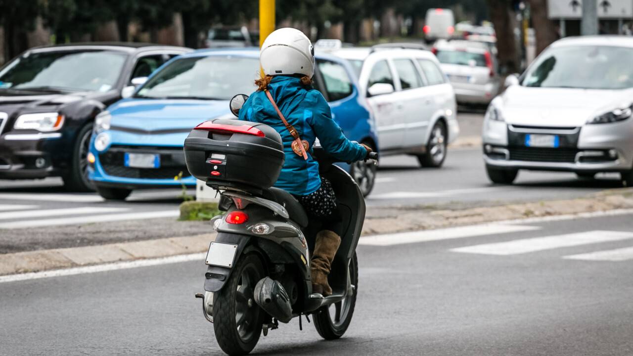 Алматыда мопед жүргізушілері бір аптада 11 млн теңгеге жуық айыппұл арқалады