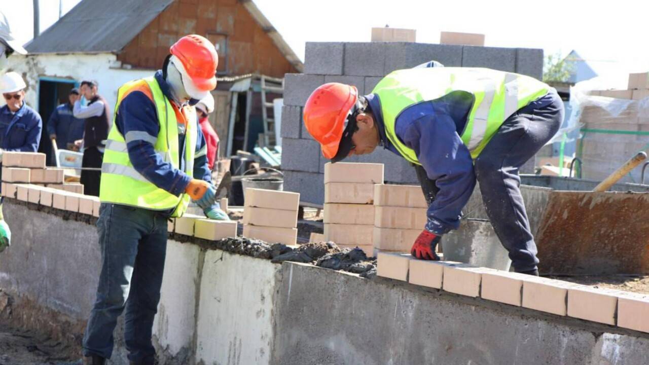 Үйін су алған 239 отбасы жаңа баспанаға қоныстанды. Бектенов президентке есеп берді