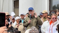Атырау облысының әкімі Серік Шәпкенов Құлсары тұрғындарымен кездесті