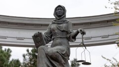 Мемлекет құқығын бұзса, азаматтарға кім көмек береді?