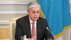 Тоқаев халықты жаппай вакцинамен қамтамасыз ете алмаған Денсаулық сақтау министрін сынға алды