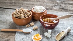 Қант зиян және қымбат. Оны немен алмастыруға болады?