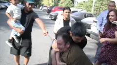 Алматыда мүгедекті мәжбүрлеу: Оқиға куәгері өзіне қысым жасалғанын хабарлады