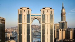 Меккеде 500 метрге жуық биіктікте аспалы намаз бөлмесі ашылды