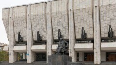 Мәжіліс депутаты театр көрермендерінің санын арттыруды сұрады