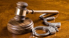 Қарағандыда кеншілерден ақша бопсалаған қылмыстық топ ұсталды