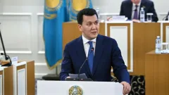 Мемлекет барда тіліміз тұғырдан түспейді. Мемлекетті сақтау мен ел бірлігін ойлауымыз керек – Ерлан Қарин