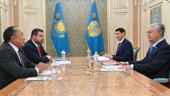 Тоқаев Kaspi.kz негізін қалаған Вячеслав Ким мен Михаил Ломтадземен кездесті