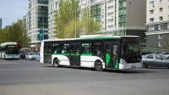 Автобус апатында аяғынан айырылған қыздың отбасына баспана беріледі – Астана әкімі