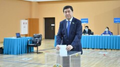 Ерлан Қошанов: Еліміздің бақуатты болуы үшін дауыс бердім