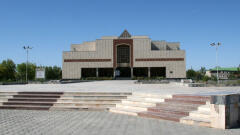 "Шөлдегі Лувр". Қайта оралған есімдер