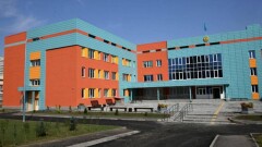 "Қабырғасы қақырап, жылу ұстамайды". Алматыда жаңа мектеп 2 жылда апатты күйге түскен