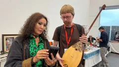 Сазсырнай мен домбыраға қызығушылар көп: IFLA конгресінде қолөнершілер 15 млн теңге табыс тапты