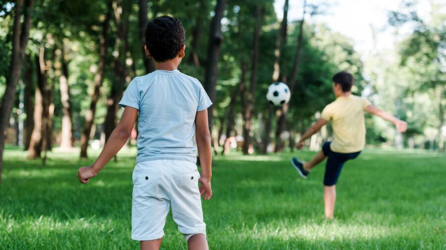 Балалар ПТР тест жасатуы қажет. Жазғы лагерге қатысты 15 сұраққа жауап