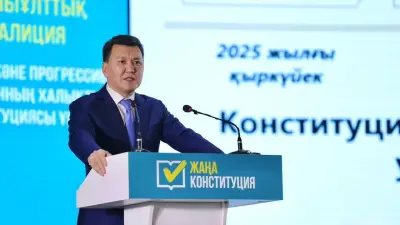 Ерлан Қарин Мемлекет басшысы неге Тәуелсіздік пен Егемендік сөздерін бас әріппен жазатынын түсіндірді