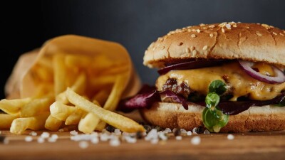 Қант, май және тұзы көп тағамдар жарнамасына шектеу енгізілмек