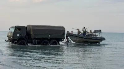 Маңғыстауда суға кеткен екі сарбазды қанша адам мен техника іздестіріп жатыр