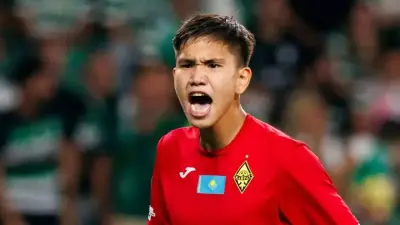 Кәсіпкер "Қайраттың" қақпашысы Шерхан Қалмырзаға көлік сыйлады