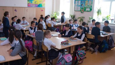 Қаламгер: Бастауыш сыныптарда таза қазақ тілі оқытылса – дұрыс болады