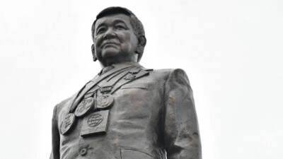 Елордада Олимпиада чемпионы Жақсылық Үшкемпіровке ескерткіш қойылды