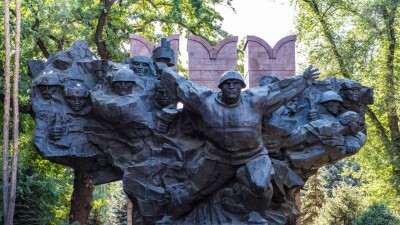 Алматыдағы 28 гвардияшы панфиловшылар саябағы: Өткені мен бүгіні