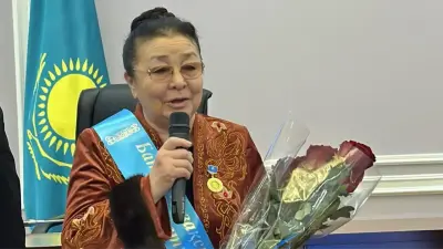 Актриса Меруерт Өтекешова Баян Алагөзованың камзолы туралы пікір білдірді