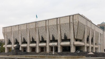 Алматыдағы Әуезов театрының ғимараты жаңғыртылады. Көрермендер қайда барады