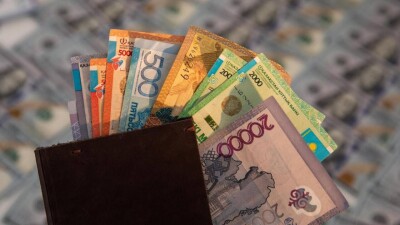 Жалақысы 160 мың теңге адам қанша зейнетақы алады? Жауаптың екі нұсқасы бар