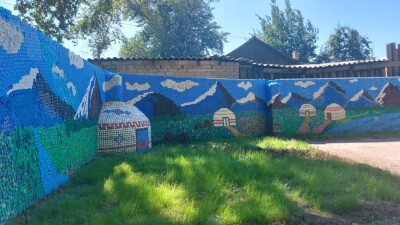 Павлодар оқушылары 24 мың бөтелке қақпағымен жайлауды бейнеледі